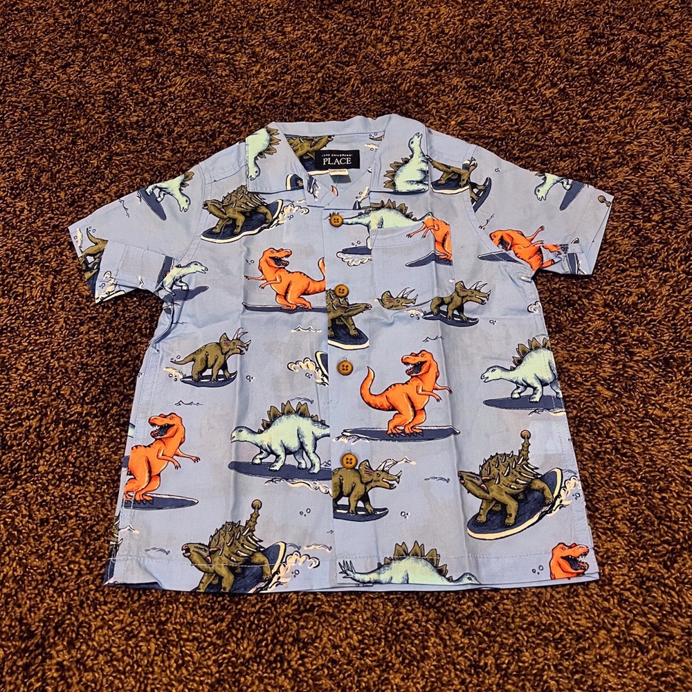 Children’s place toddler shirt. Size 3T. Fits 32-35 lbs. Has never been worn.
